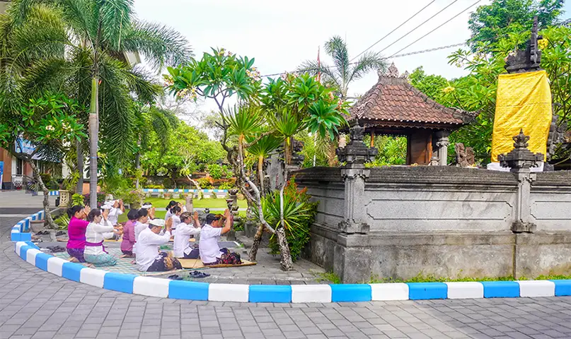 BINTAL PURTIL, Sembahyang Bersama Purnama Kaenem