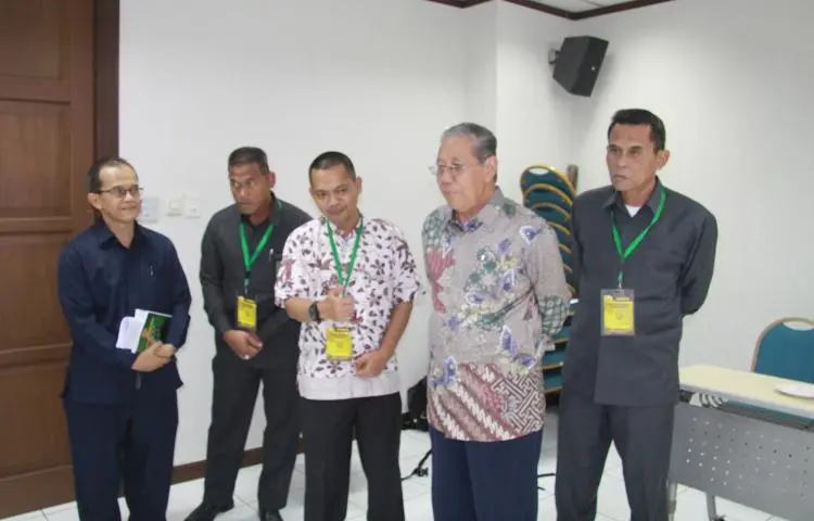 WKMA Bidang Non Yudisial Meninjau Para Calon Sekretaris MA dan Calon Kepala Biro Umum MA Yang Mengikuti Tes Pembuatan Makalah Dan Paparan Presentasi
